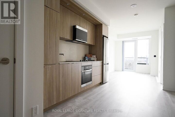 Property Photo:  60 Central Park Road Way 1708  ON M9A 0C9 