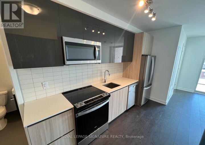 Property Photo:  3100 Keele Street 629  ON M3M 0E1 