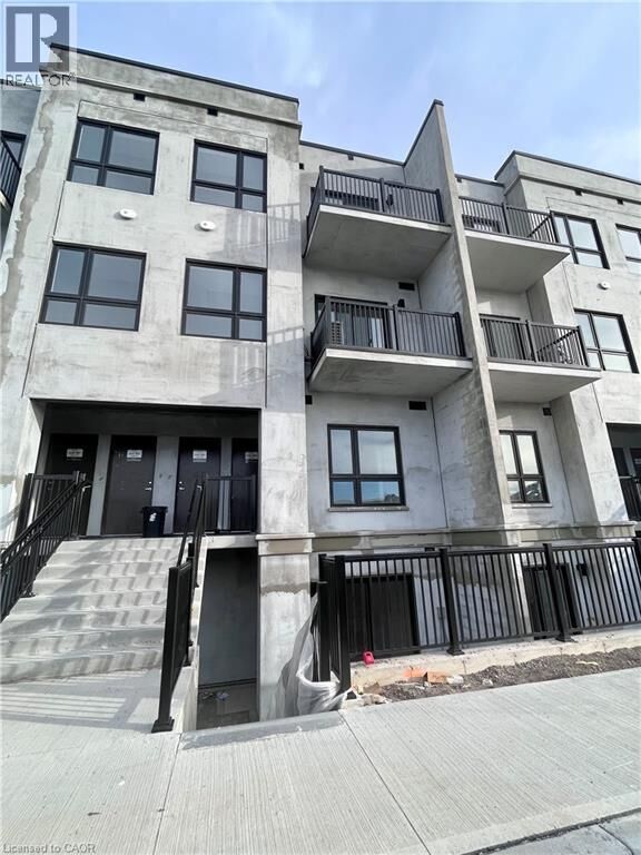 Property Photo: 25 Palace Street Q16 ON N2E 0L2