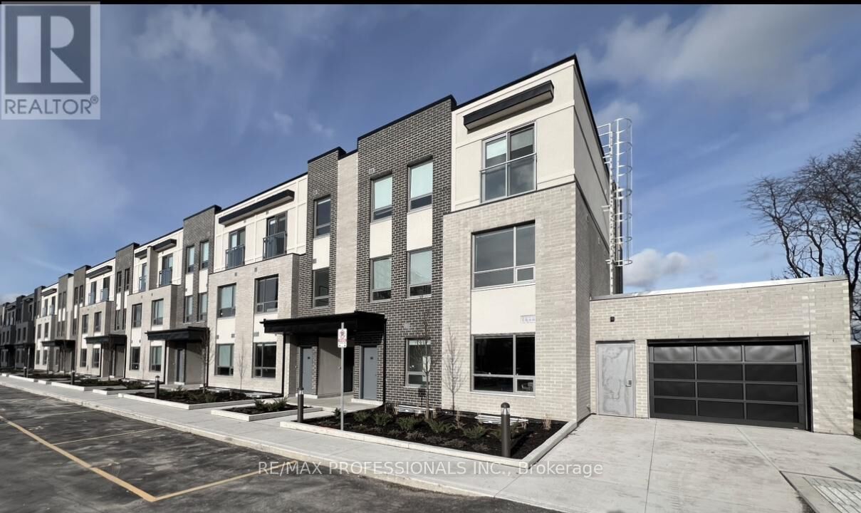 Property Photo:  62 Dixfield Drive 123  ON M9C 3W1 