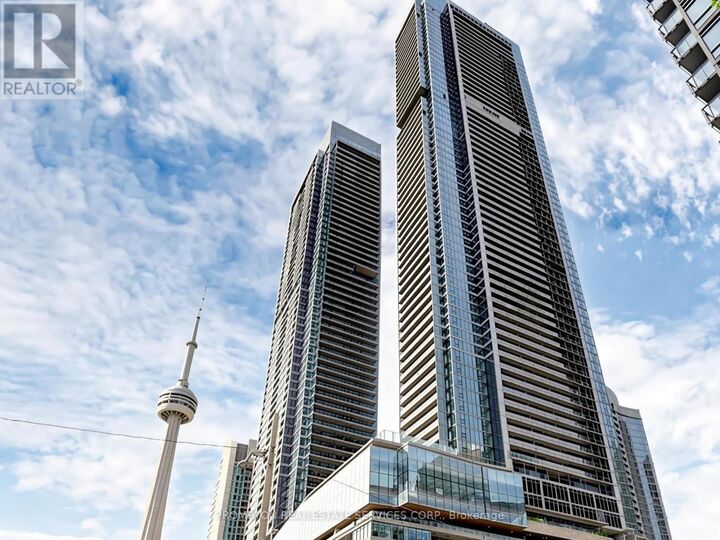 Property Photo: 1 Concord Cityplace Way 2808 ON M5V 0X3
