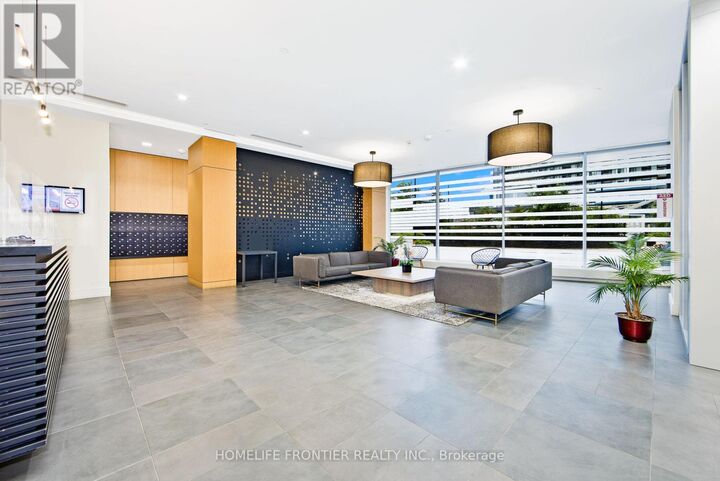 Property Photo: 2520 Eglinton Avenue West 1918 ON L5M 0Y4