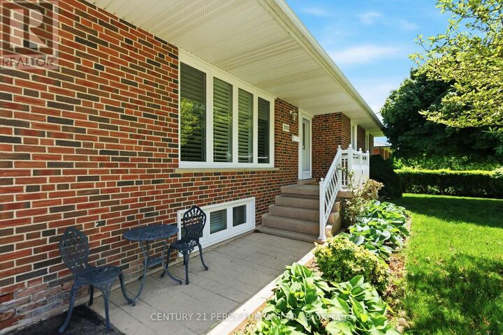 Property Photo:  2553 Stillmeadow Road  ON L5B 1X8 