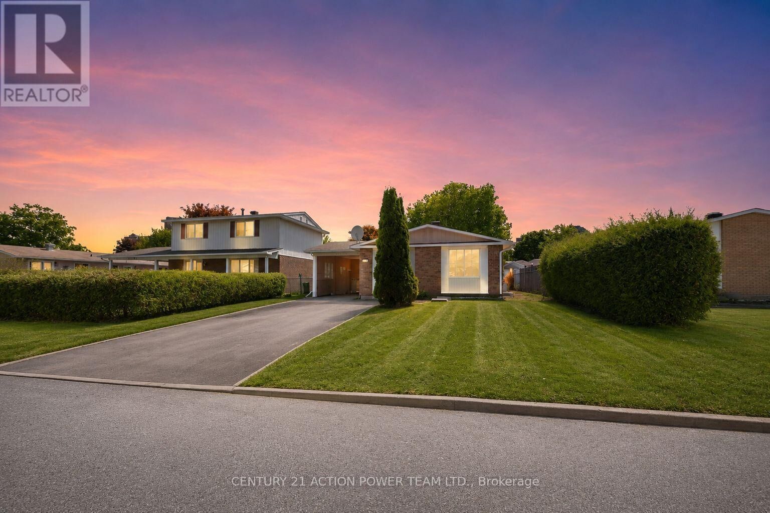Property Photo: 2178 Erinbrook Crescent A ON K1B 4J4