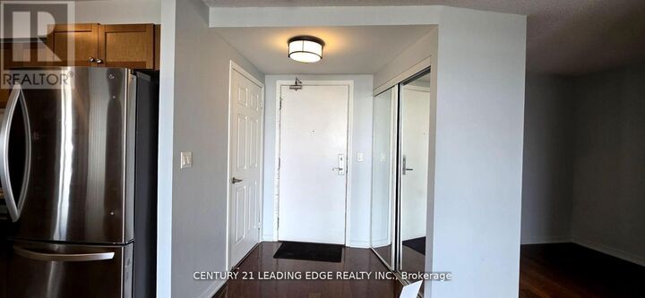 Property Photo: 18 Valley Woods Road Ph204 ON M3A 0A1