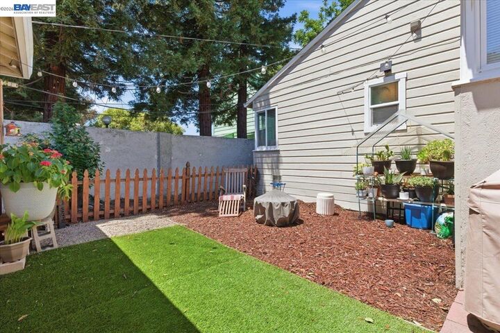 Property Photo:  882 W Tennyson Rd  CA 94544 