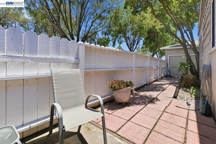 Property Photo: 882 W Tennyson Rd CA 94544