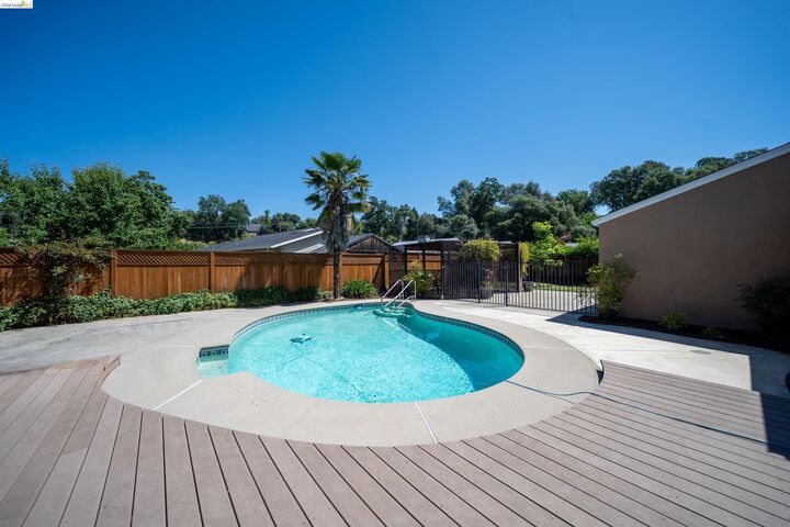 Property Photo:  19141 Sunny Cir  CA 95370 