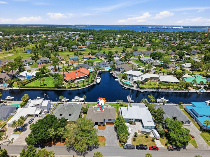 Property Photo: 523 Wahoo Road FL 32408