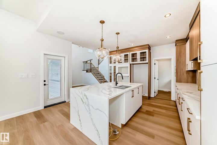Property Photo: 47 Meadowgrove Lane AB T7X 0W2