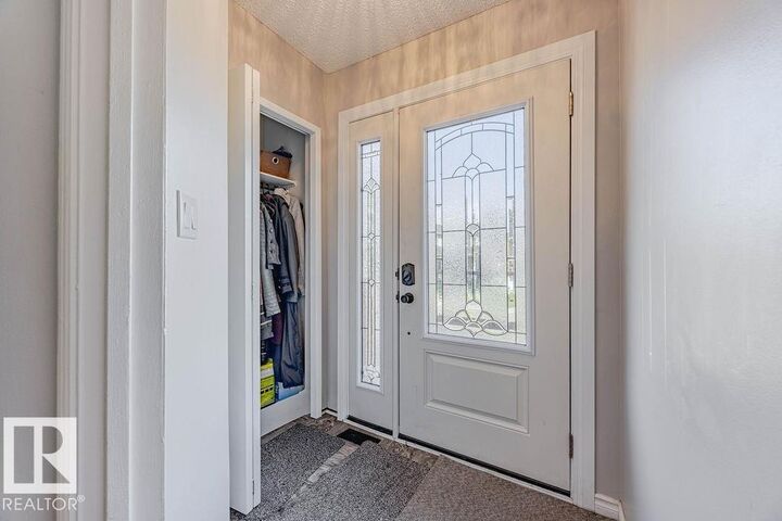 Property Photo: 44 Wellington Crescent AB T7X 1K2