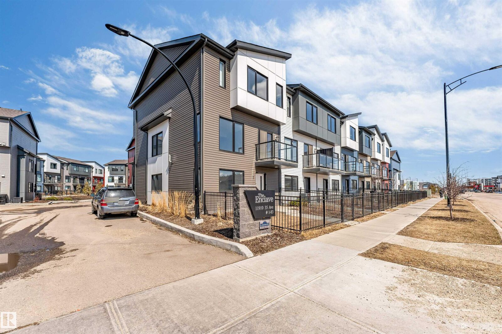 Property Photo: 11910 35 Avenue SW 21 AB T6W 4Z8