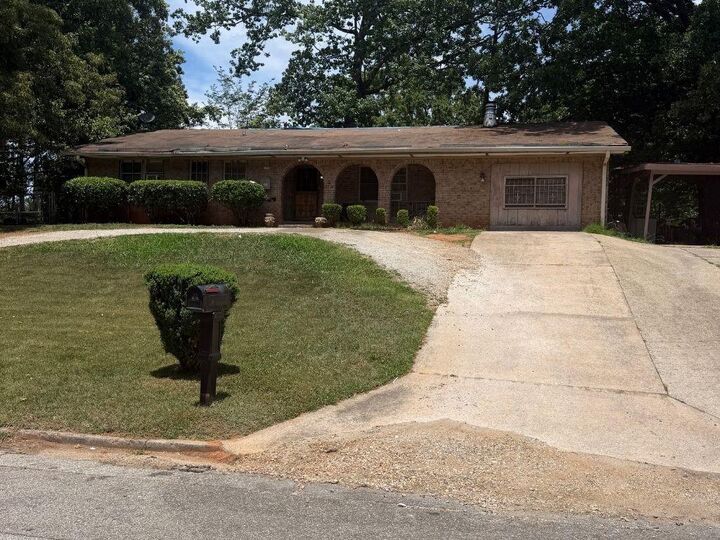 Property Photo:  2556 Williamsburg Drive  GA 30034 