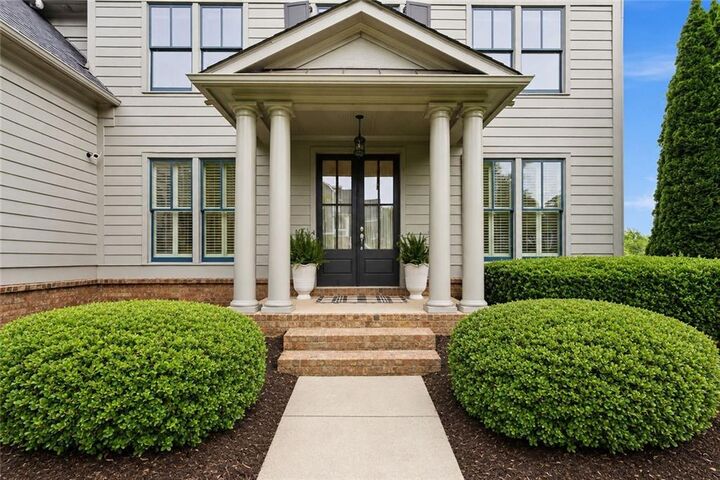 Property Photo:  4010 Pinebrook Circle  GA 30028 