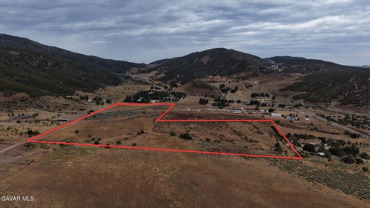 Property Photo: 38936 Rogers Creek Road CA 93551