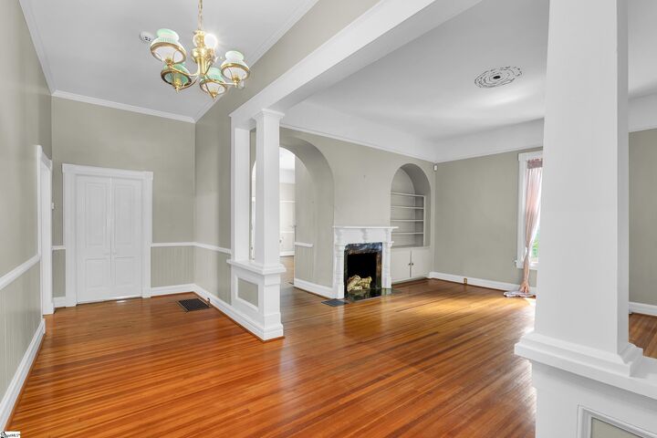 Property Photo:  412 Hampton Avenue  SC 29601 