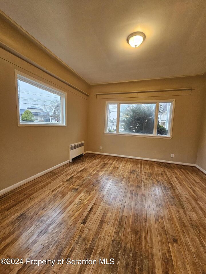 Property Photo: 1218 S Main Ave Avenue 1 PA 18504