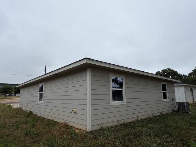 Property Photo:  730 N Sanders  TX 75964 