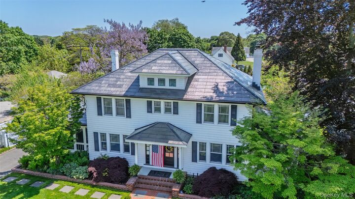 Property Photo:  119 Hubbard Avenue  NY 11901 