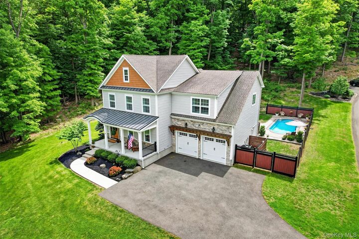 Property Photo:  220 Bay View Avenue  NY 12520 