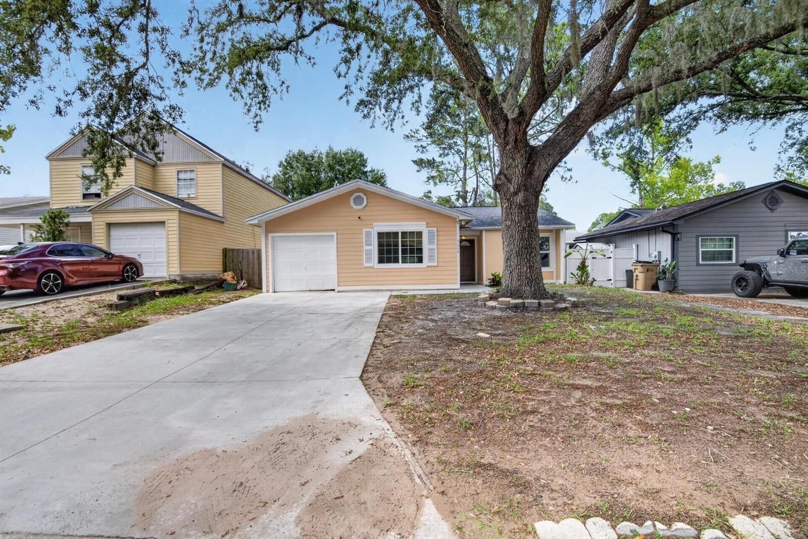 Property Photo:  7606 Leon Avenue  FL 33637 