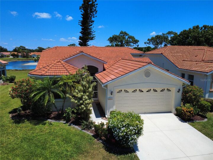 Property Photo: 4266 Summertree Road FL 34293