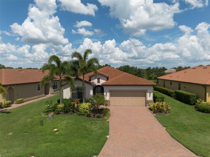 Property Photo:  5119 Tobermory Way  FL 34211 