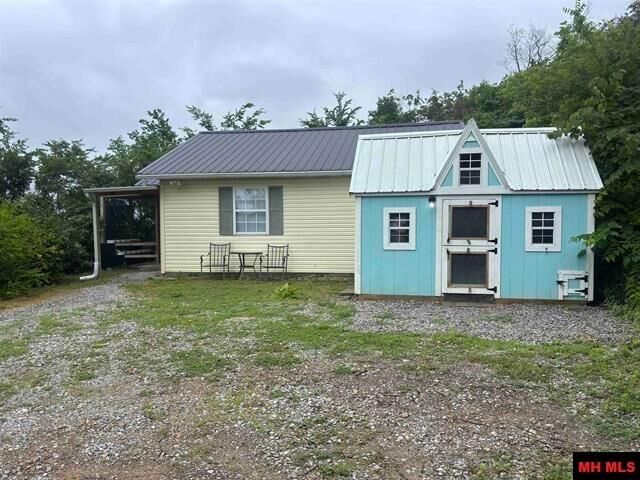 Property Photo: 18321 Hwy 5 South AR 72653