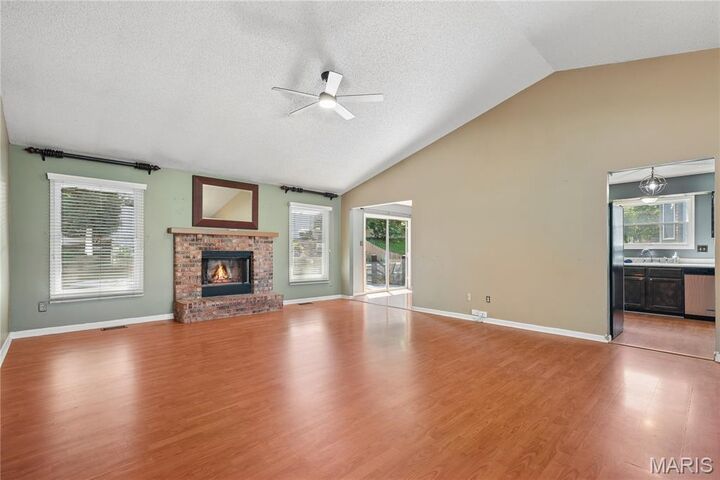 Property Photo:  814 Emerald Place Drive  MO 63304 