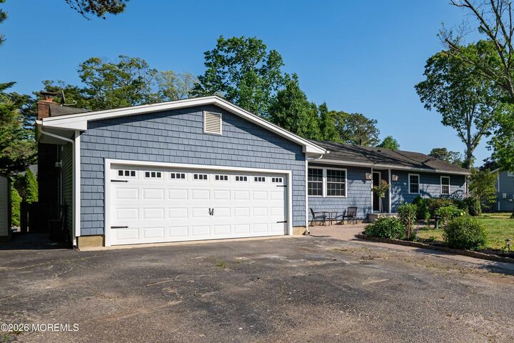 Property Photo:  28 Pikes Peak Road  NJ 08087 
