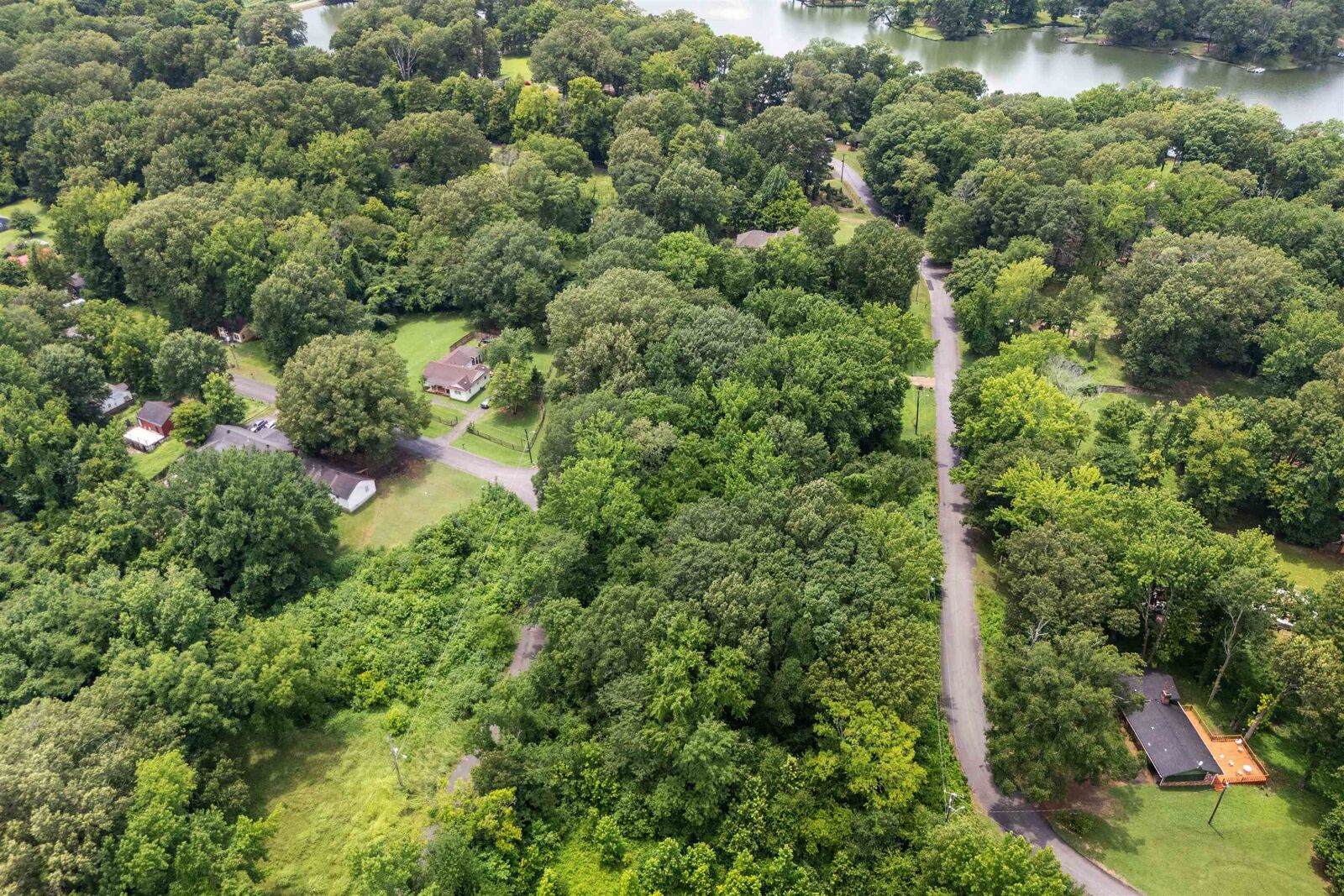 Property Photo:  4996 E Shore Dr  TN 38109 