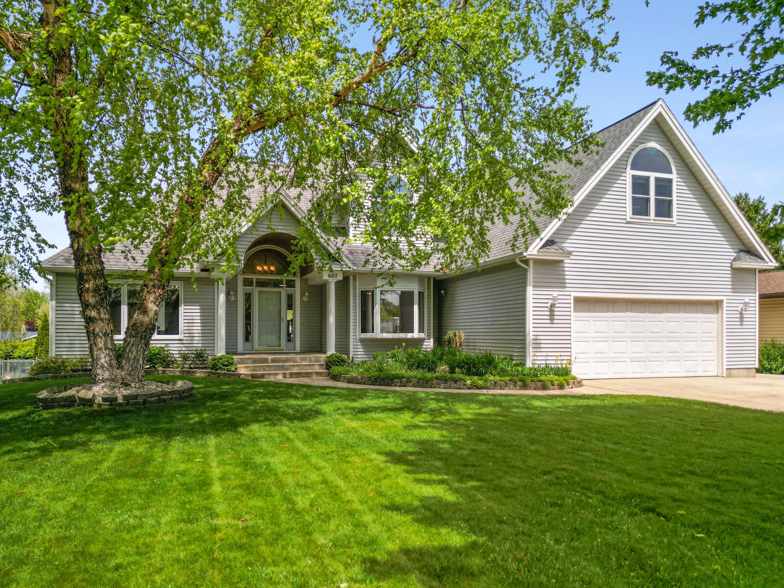Property Photo:  607 Apache Drive  MI 49412 