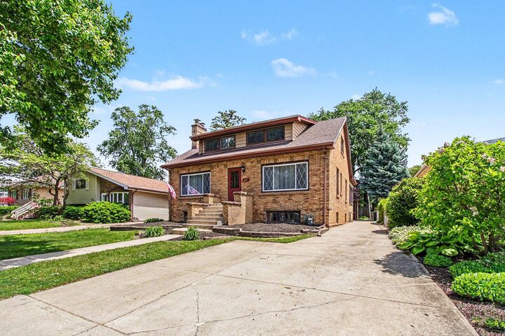 Property Photo:  289 S Pick Avenue  IL 60126 