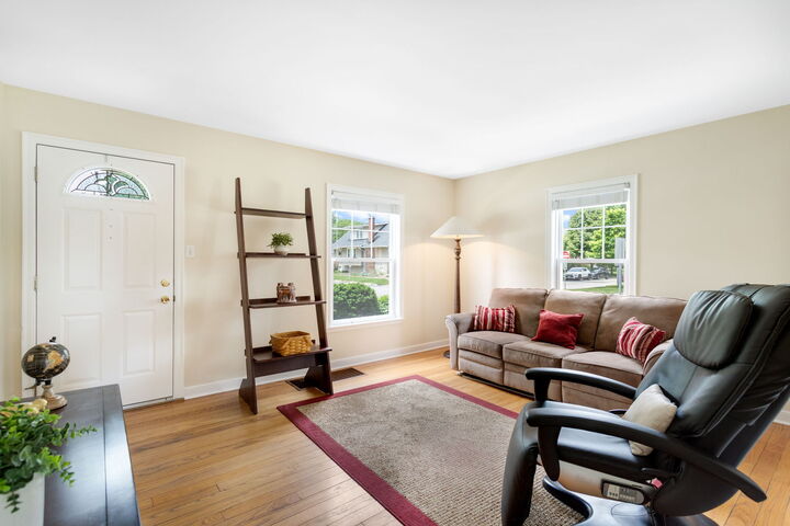 Property Photo: 3501 Vernon Avenue IL 60513