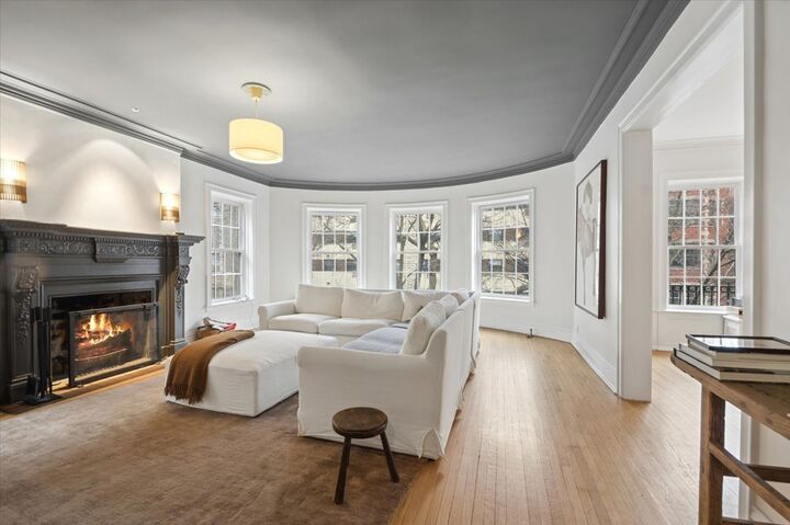 Property Photo:  507 W Briar Place 2  IL 60657 
