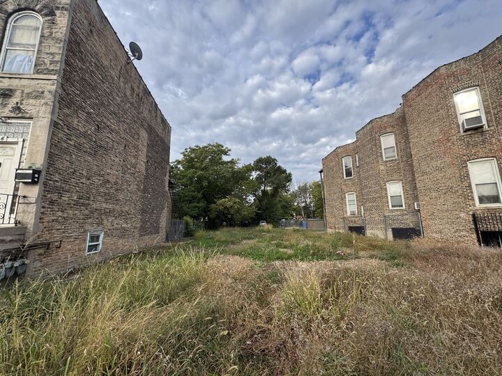Property Photo:  338 N Hamlin Avenue  IL 60624 