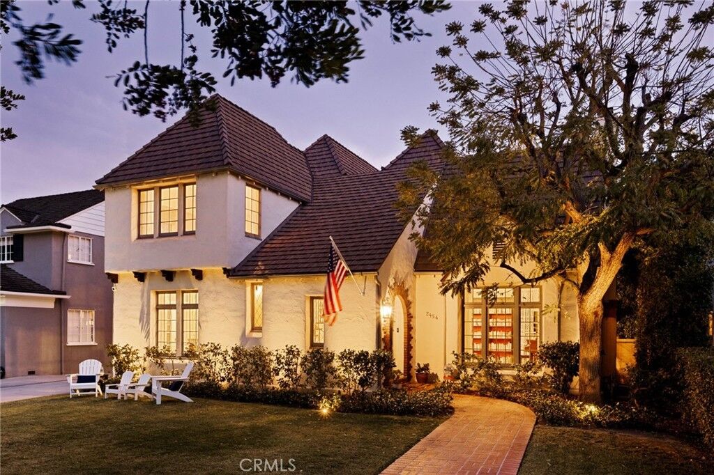 Property Photo:  2454 Ridgeway  CA 91108 