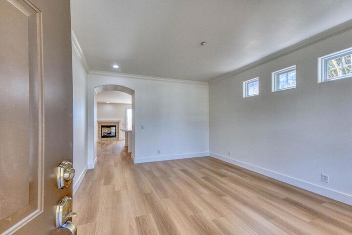 Property Photo:  470 Cascade Way  CA 93906 