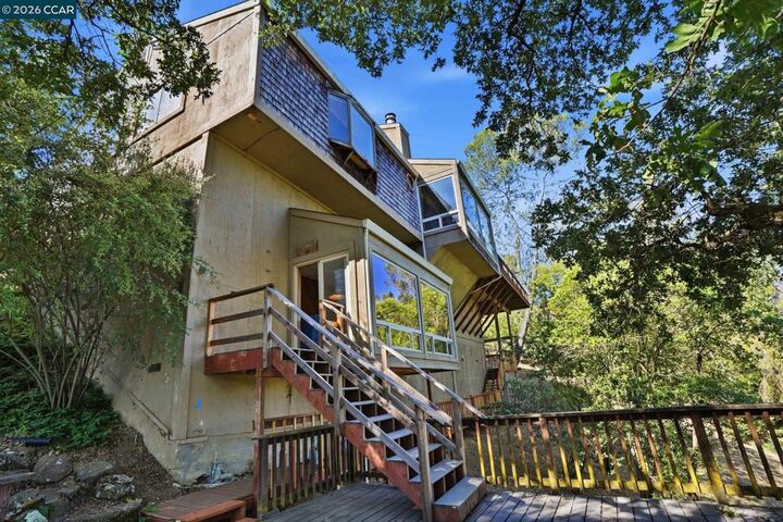 Property Photo:  132 Rudgear Dr  CA 94596 