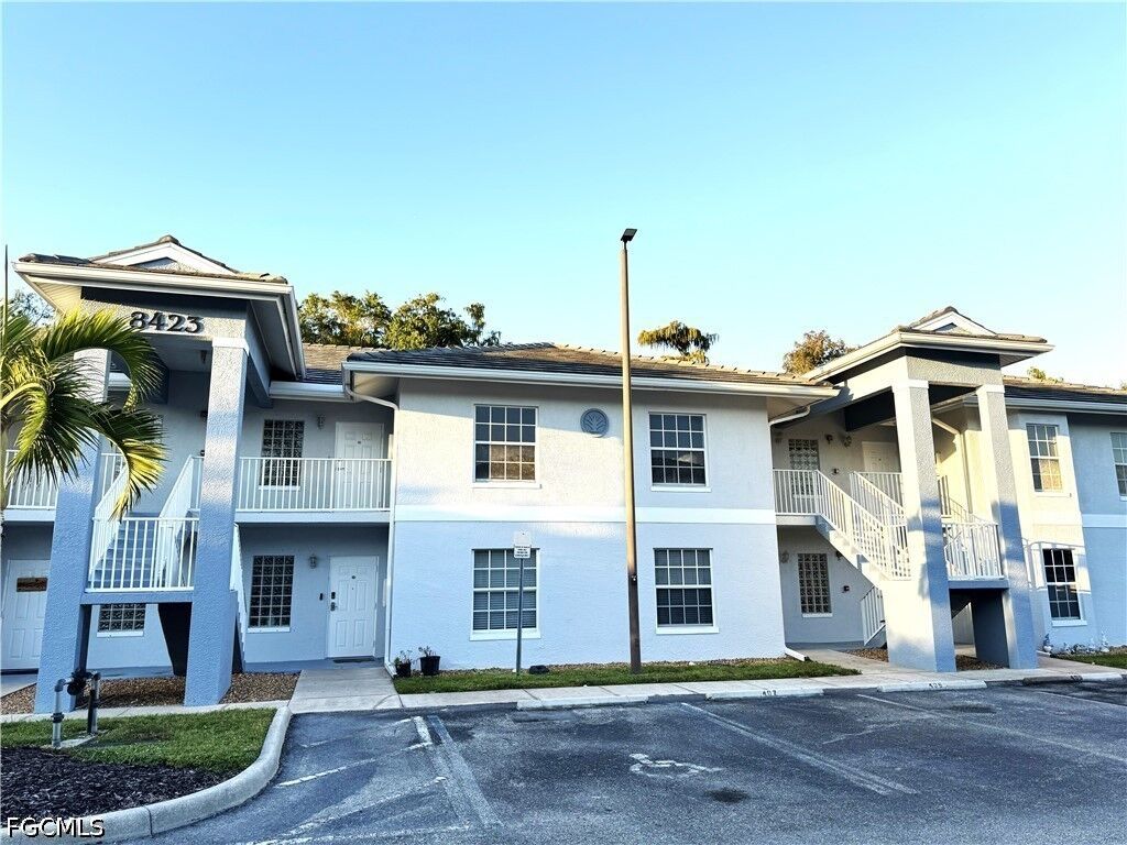 Property Photo:  8423 Bernwood Cove Loop 410  FL 33966 
