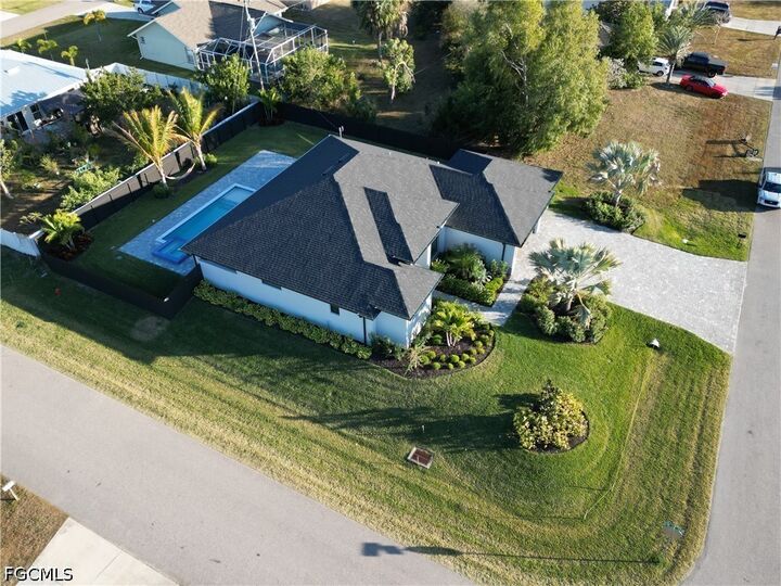 Property Photo:  1621 SW 10th Place  FL 33991 