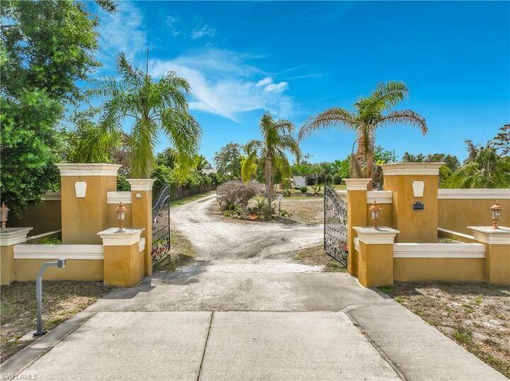 Property Photo:  4200 S Hiawassee Rd  FL 32835 