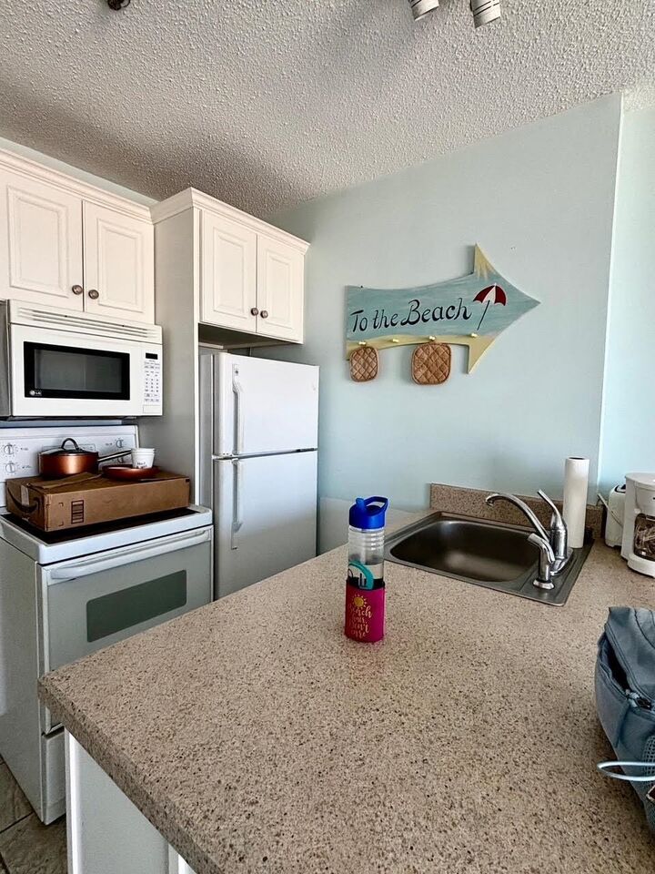 Property Photo:  933 Ocean Boulevard  NH 03842 