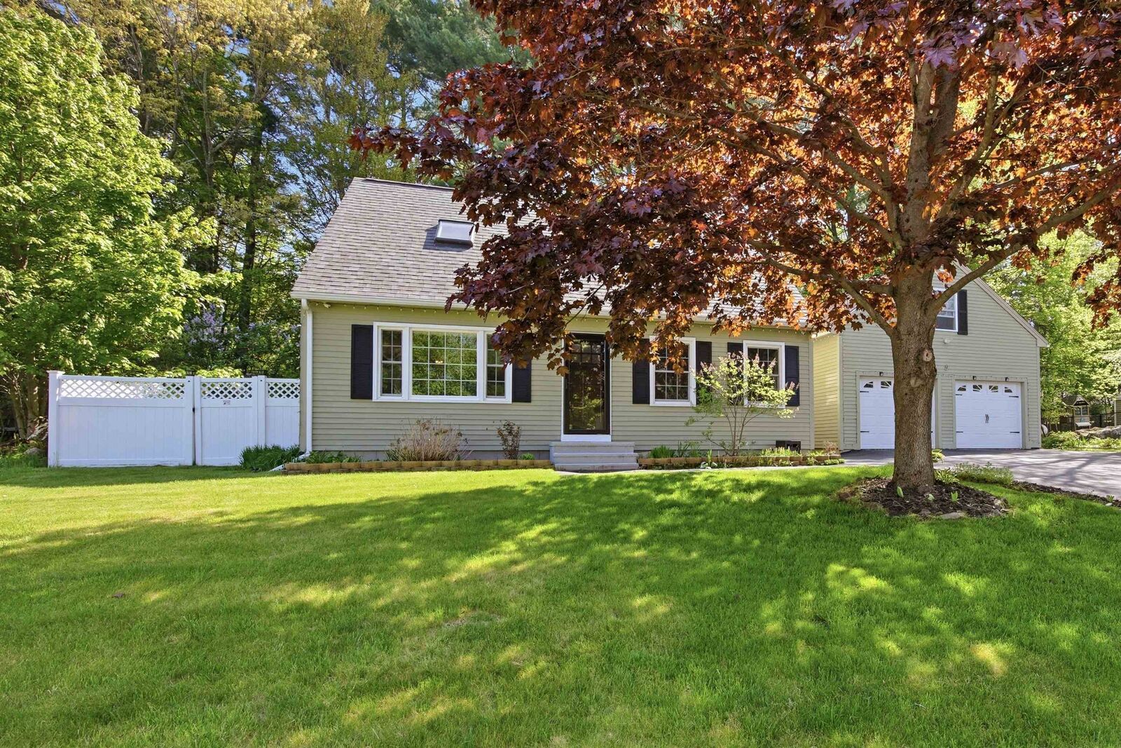 Property Photo:  9 Millstream Lane  NH 03303 