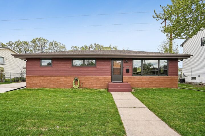 Property Photo: 1208 36 1/2 Avenue NE MN 55418