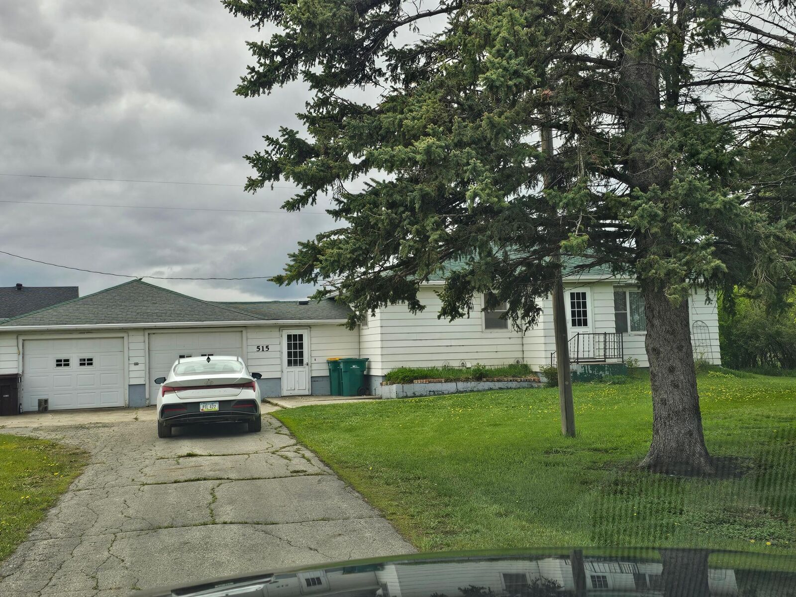 Property Photo: 515 1st Street W ND 58048
