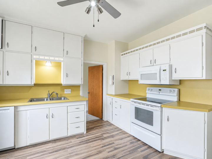 Property Photo:  202 Division Street S  MN 56484 