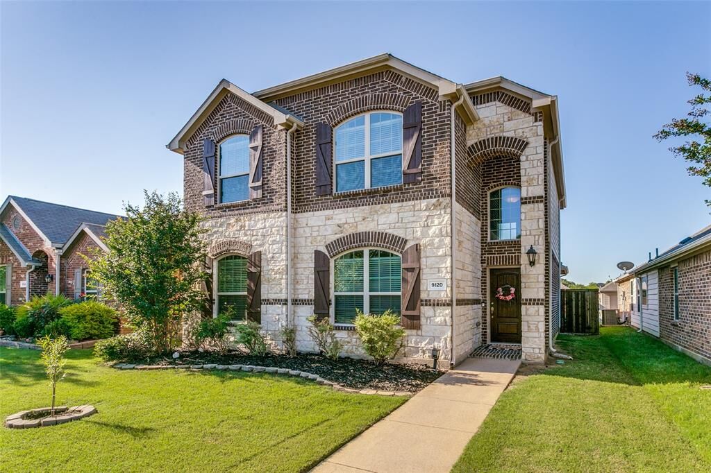Property Photo: 9120 Wayne Street TX 76227
