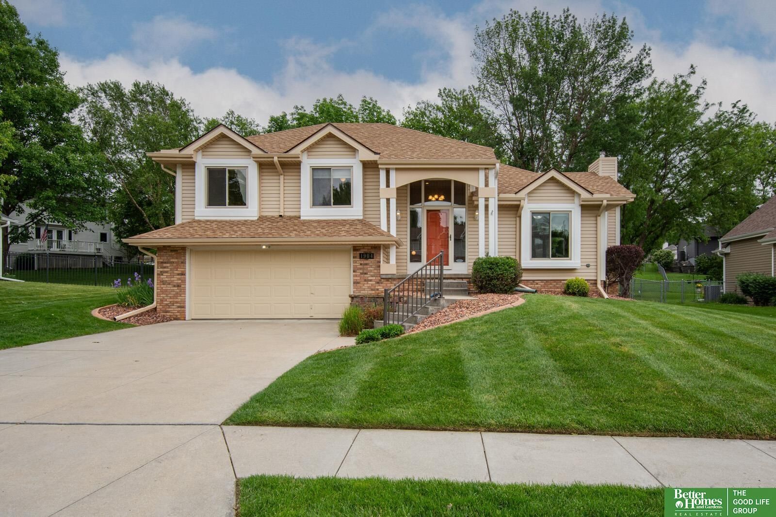 Property Photo:  1904 Franklin Drive  NE 68133 