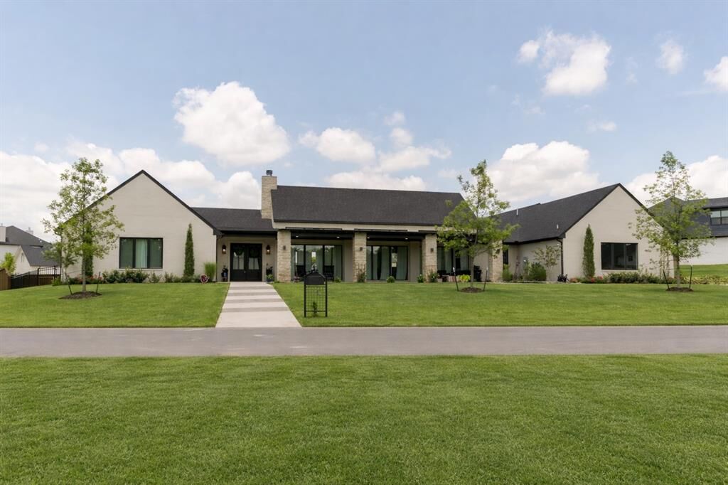 Property Photo:  501 Old Creek Road  OK 73034 